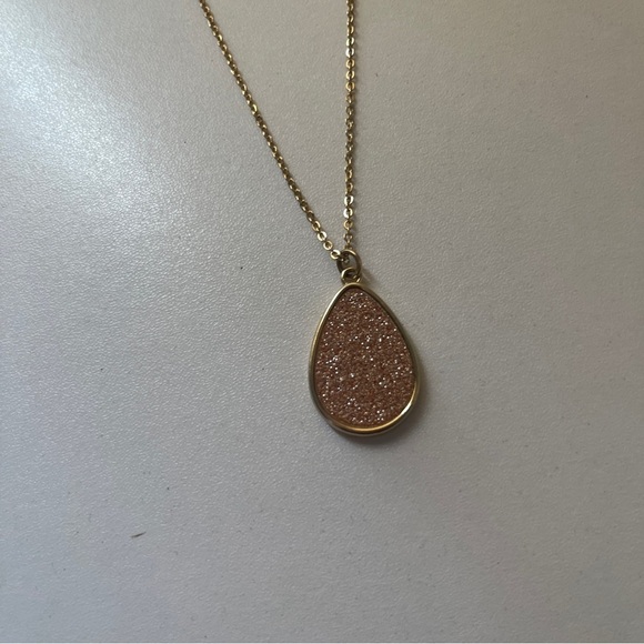 Anthropologie Valentine necklace Women Simple Water-drop Shape Pink Gold - Picture 2 of 6